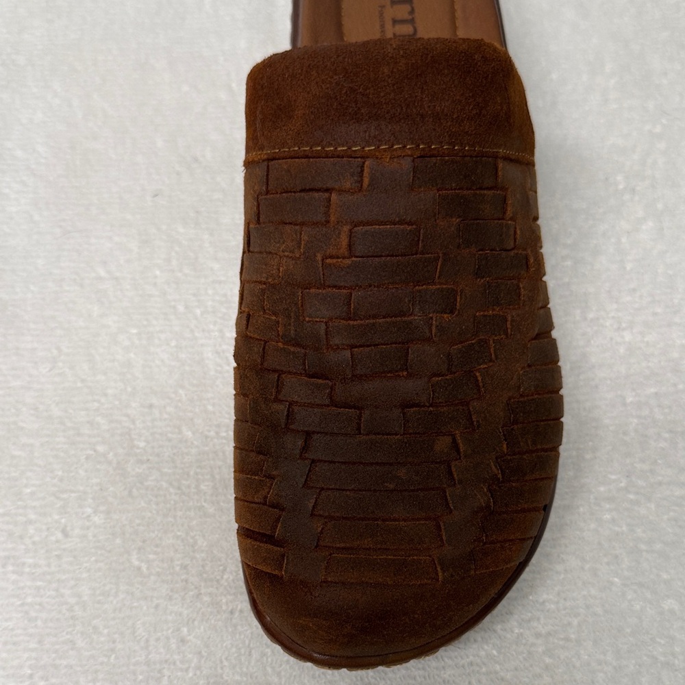 Born Yucatán Distressed Brown Clog Size 9 - Picture 7 of 14